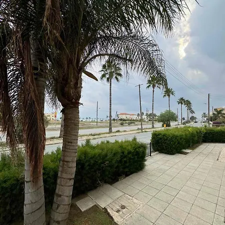 Magic Sea Apartments Larnaca Exterior photo
