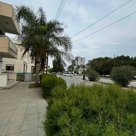 Magic Sea Apartments Larnaca Exterior photo
