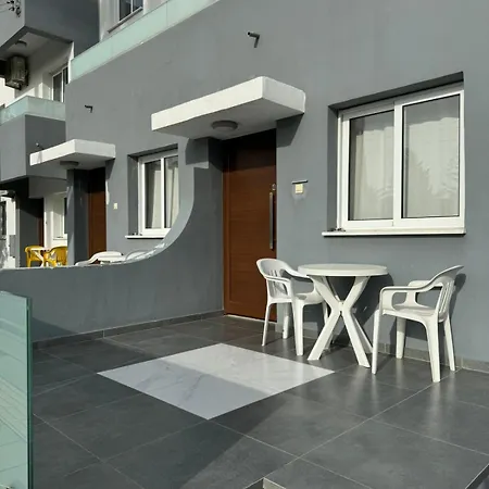 Magic Sea Apartments Larnaca Exterior photo